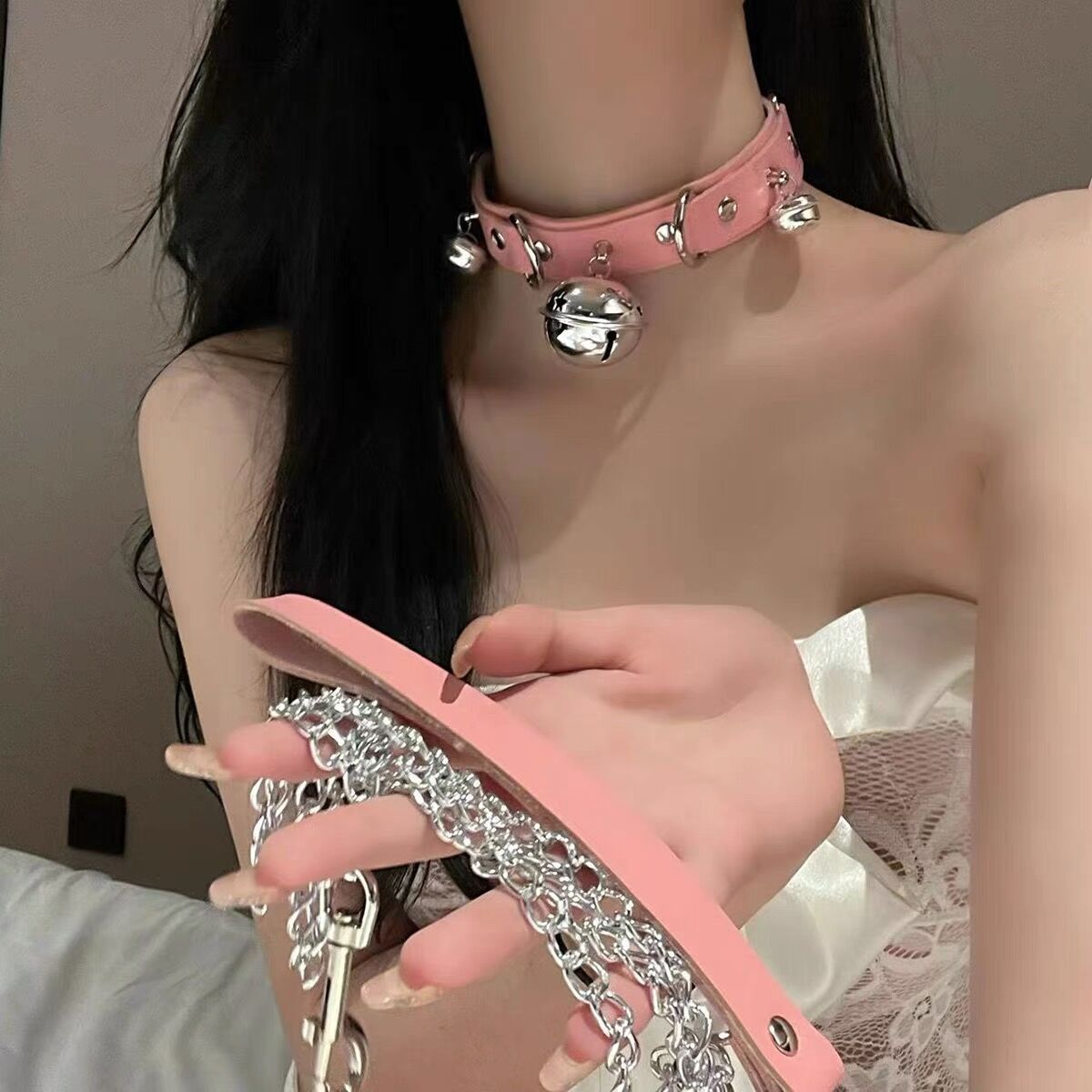 Big bell collar PU leather clavicle collar traction chain
