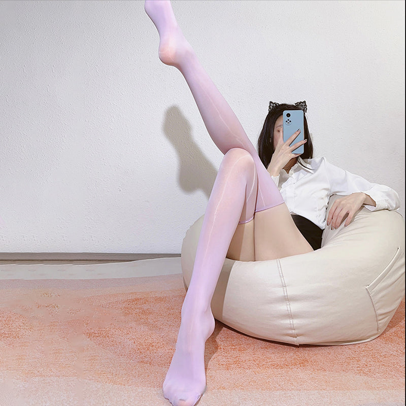 Sexy, glossy, seamless over-the-knee horse oil stockings