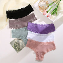Low-rise floral lace panties with a cotton gusset.