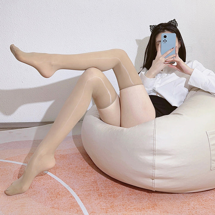 Sexy, glossy, seamless over-the-knee horse oil stockings