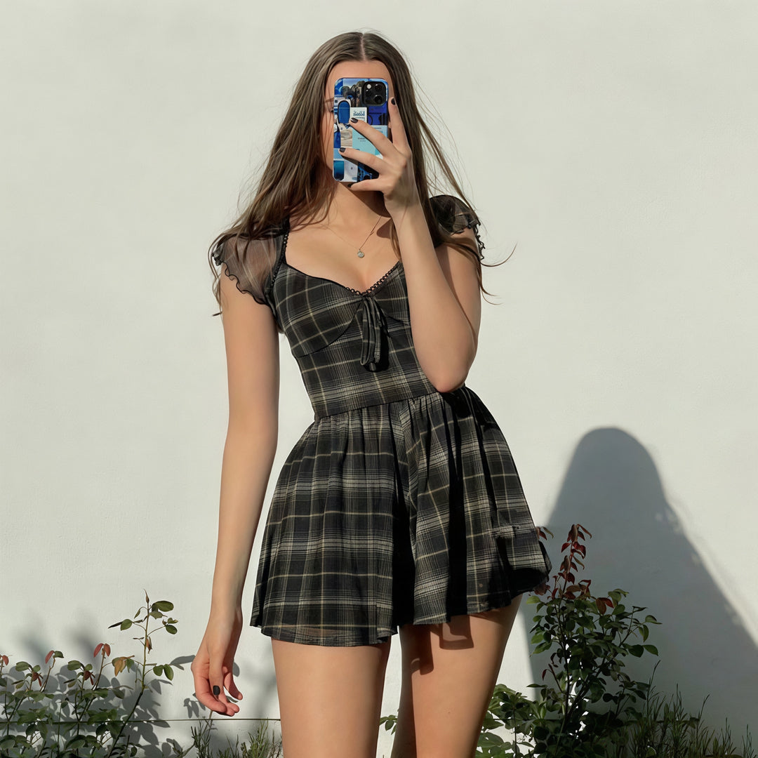 High-waisted plaid mini skirt