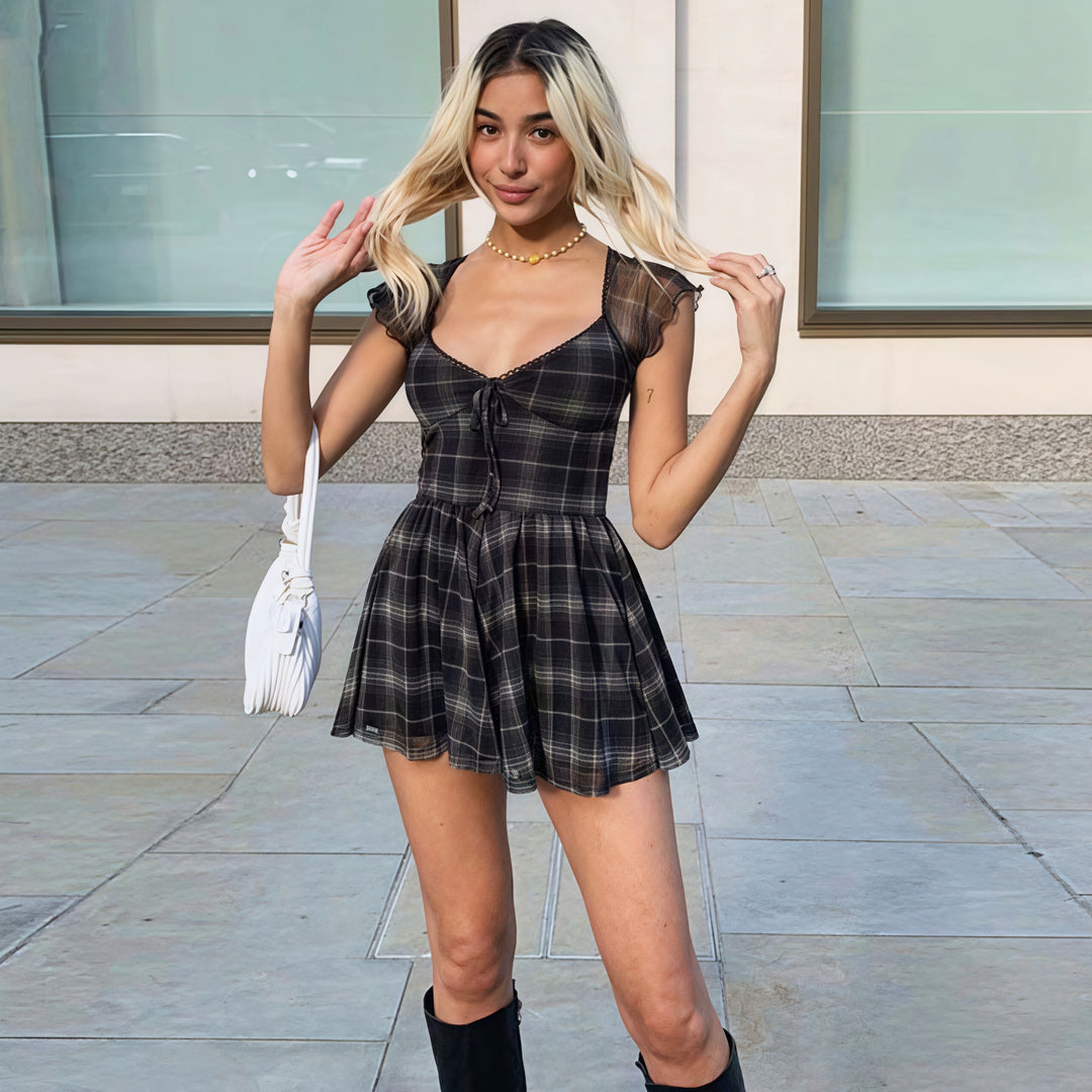 High-waisted plaid mini skirt