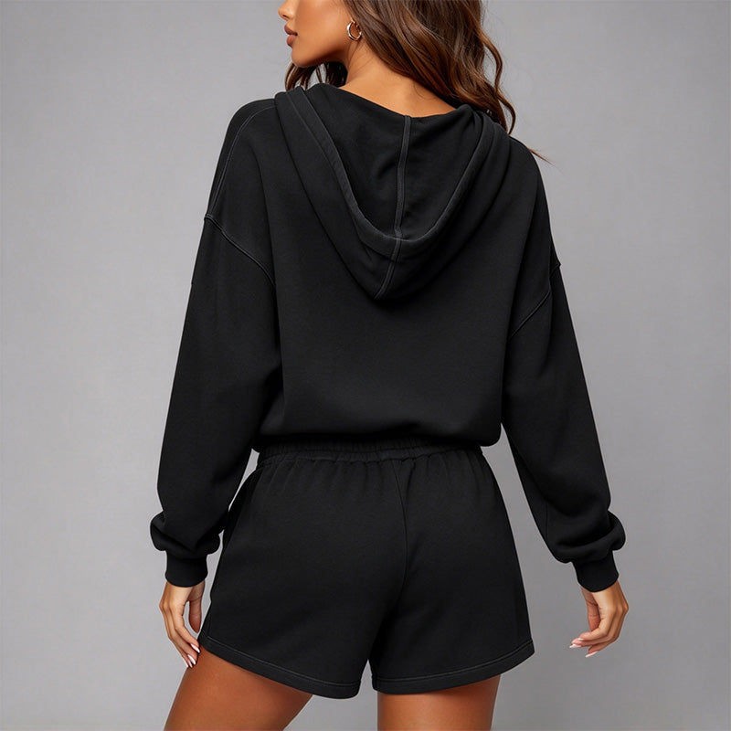 Best-selling casual set: hooded sweatshirt and shorts