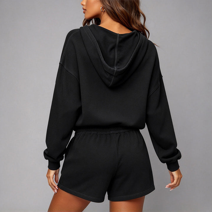 Best-selling casual set: hooded sweatshirt and shorts