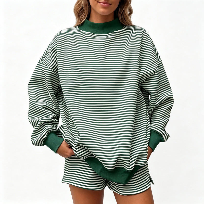 Loose, casual striped tracksuit with an oversized neckline