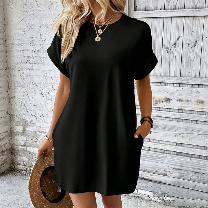 Casual solid-color crew-neck dress