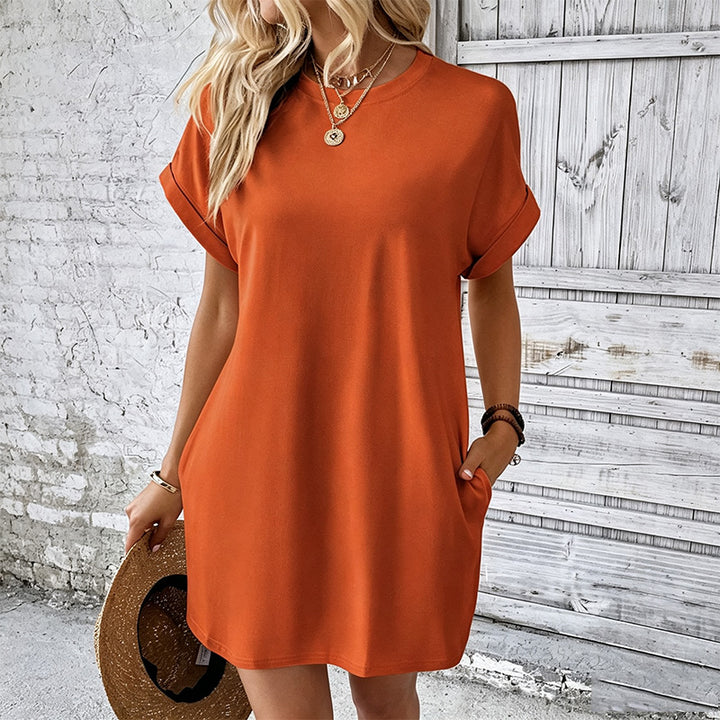 Casual solid-color crew-neck dress