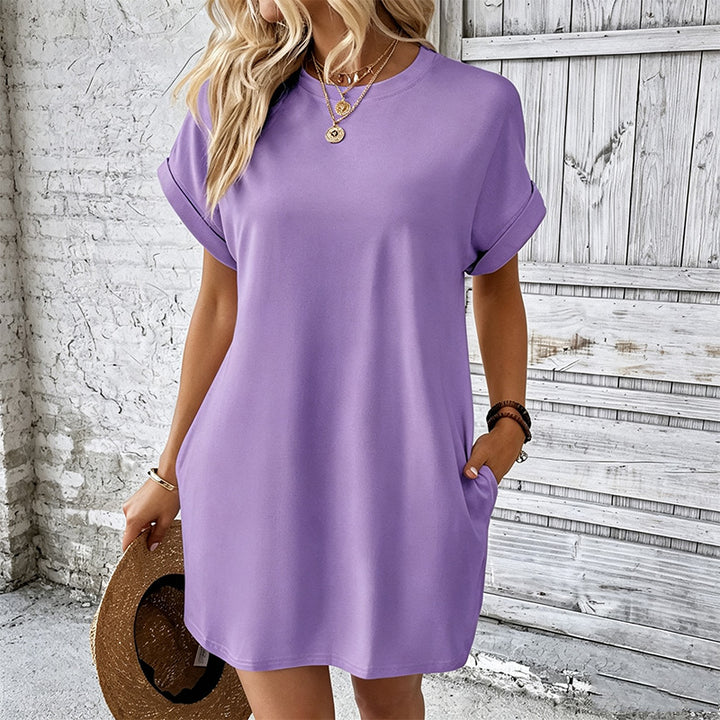 Casual solid-color crew-neck dress