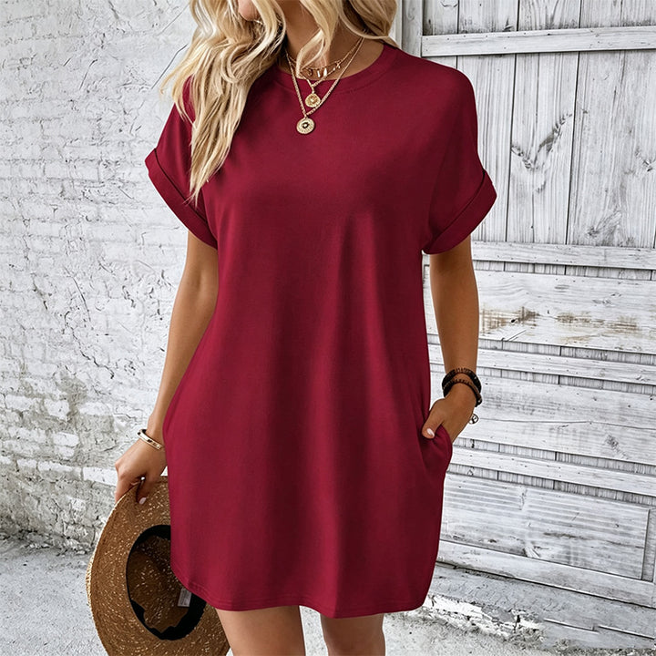 Casual solid-color crew-neck dress