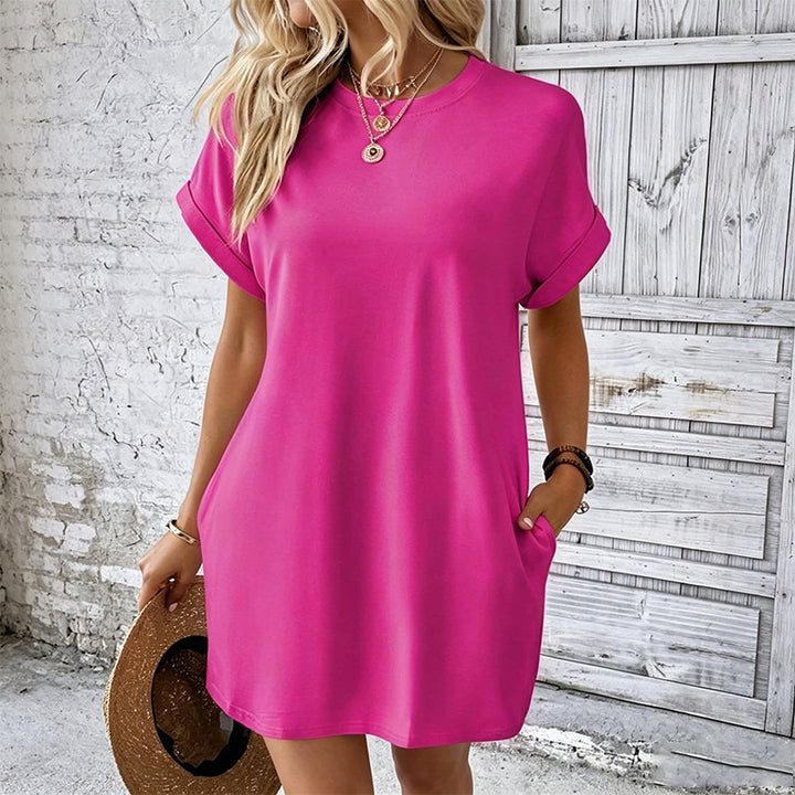 Casual solid-color crew-neck dress