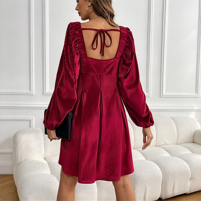 Vintage-style velvet square-neck Christmas dress