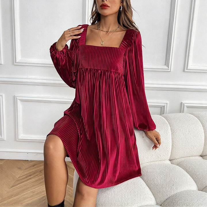 Vintage-style velvet square-neck Christmas dress