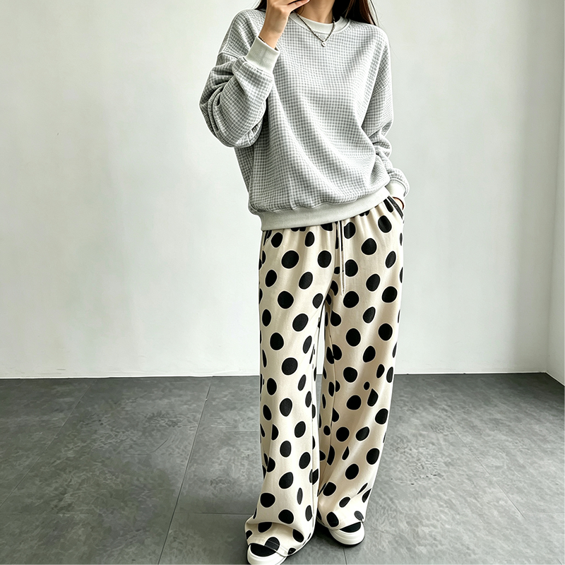 Retro-style loose sweatshirt set