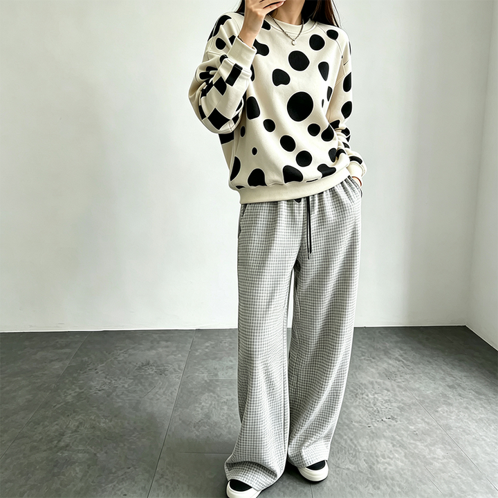 Retro-style loose sweatshirt set