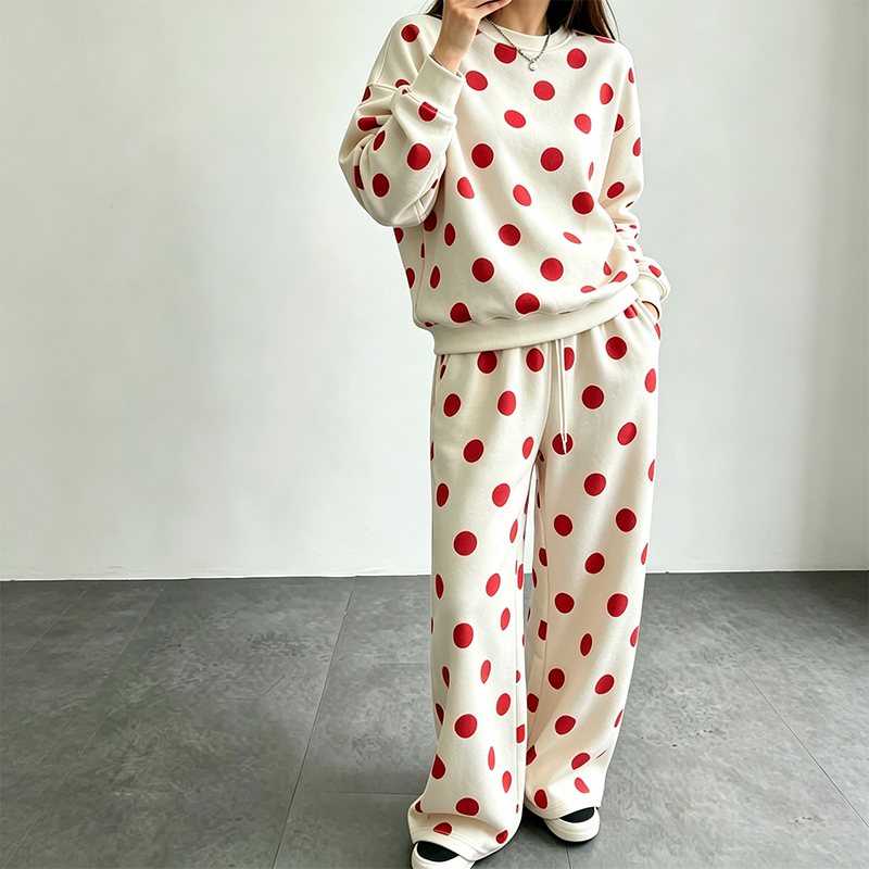 Retro-style loose sweatshirt set
