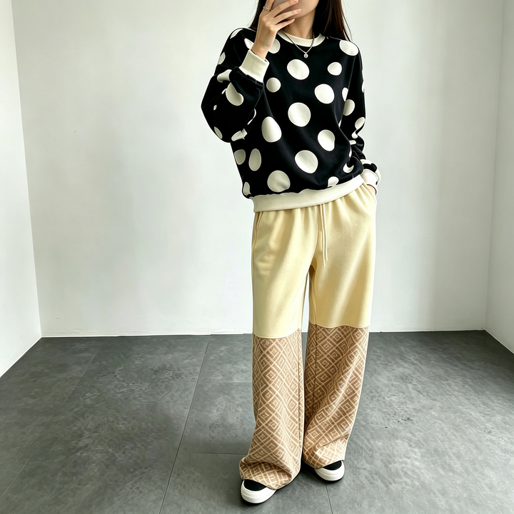 Retro-style loose sweatshirt set