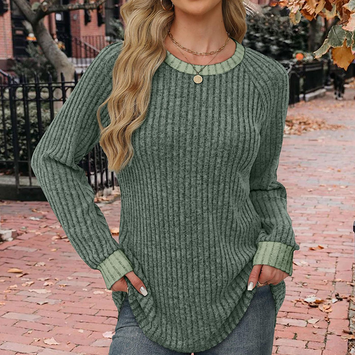Casual long-sleeve crew-neck top for autumn and winter