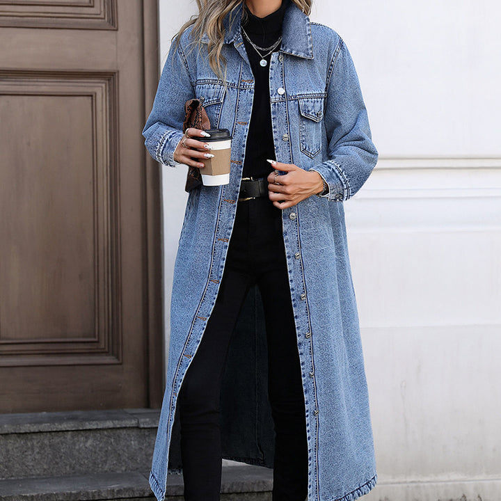 Stylish, loose-fit, long denim jacket