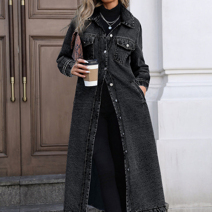 Stylish, loose-fit, long denim jacket
