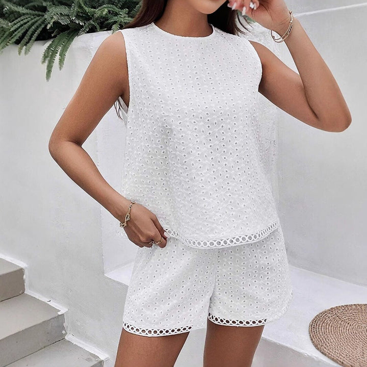 Solid-color backless embroidered tank top and shorts two-piece set