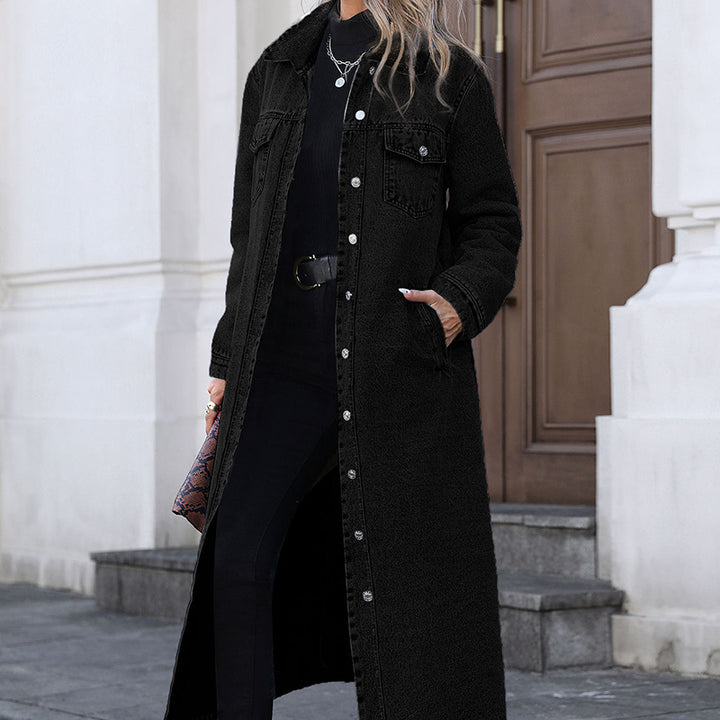 Stylish, loose-fit, long denim jacket