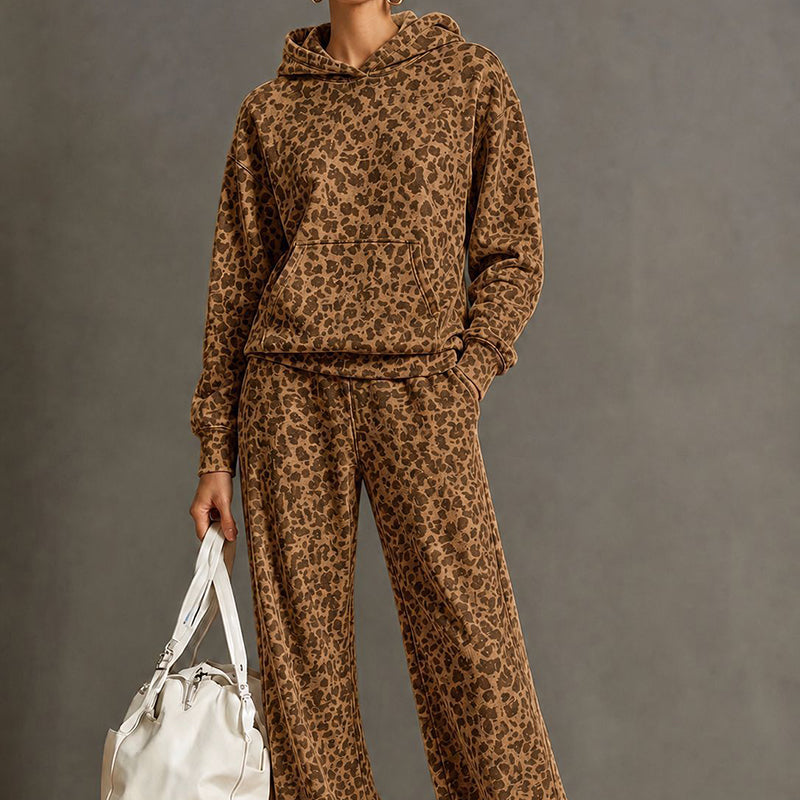 Leopard-print hooded sweatshirt and wide-leg trousers for autumn/winter