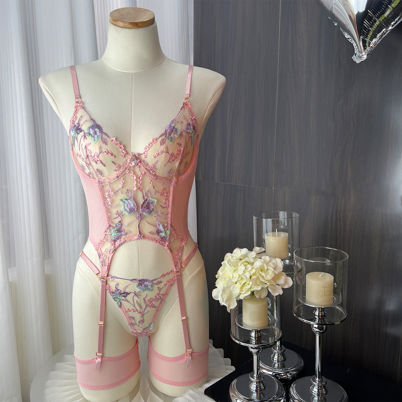 Besticktes Dessous-Set