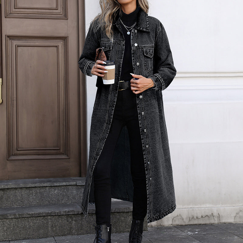 Stylish, loose-fit, long denim jacket