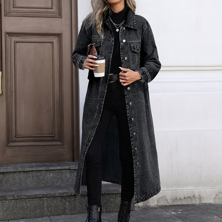 Stylish, loose-fit, long denim jacket