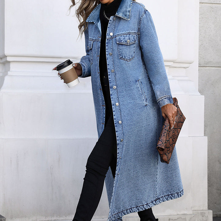 Stylish, loose-fit, long denim jacket
