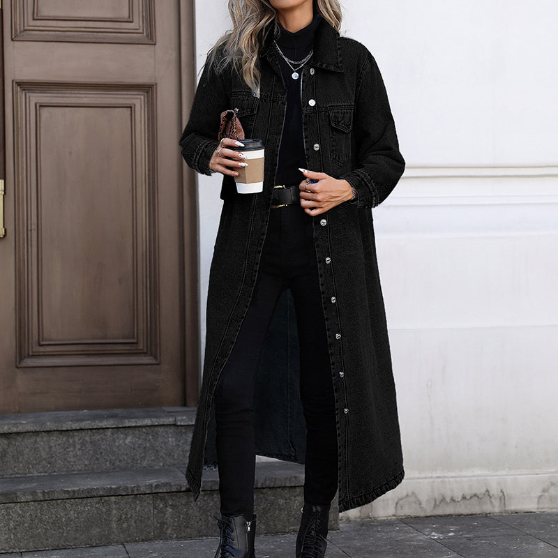 Stylish, loose-fit, long denim jacket