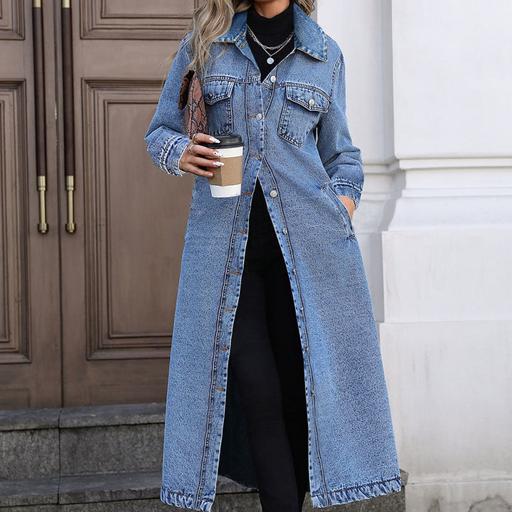 Stylish, loose-fit, long denim jacket