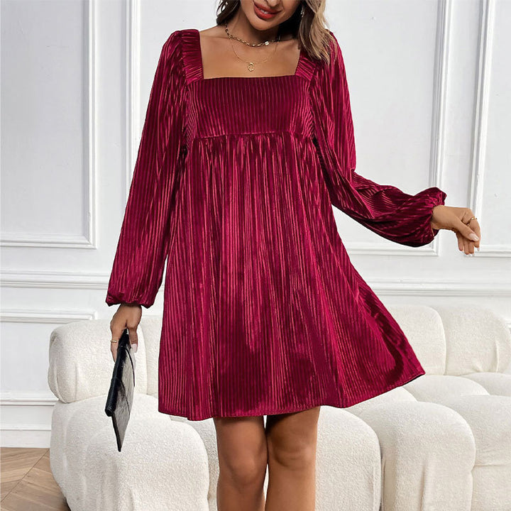 Vintage-style velvet square-neck Christmas dress