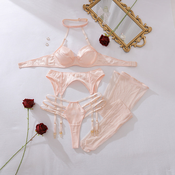 Sexy halter-neck two-piece set (with underwire and thin padding)