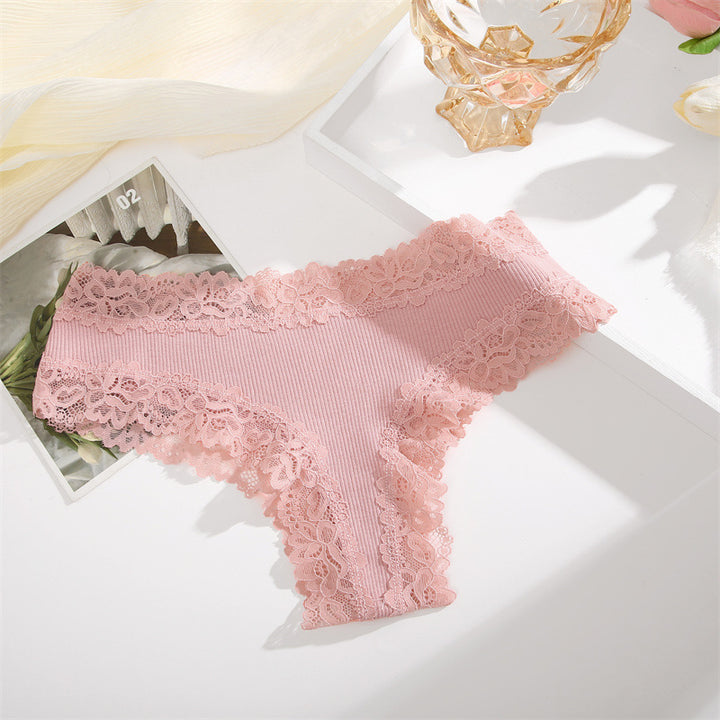 Low-rise floral lace panties with a cotton gusset.