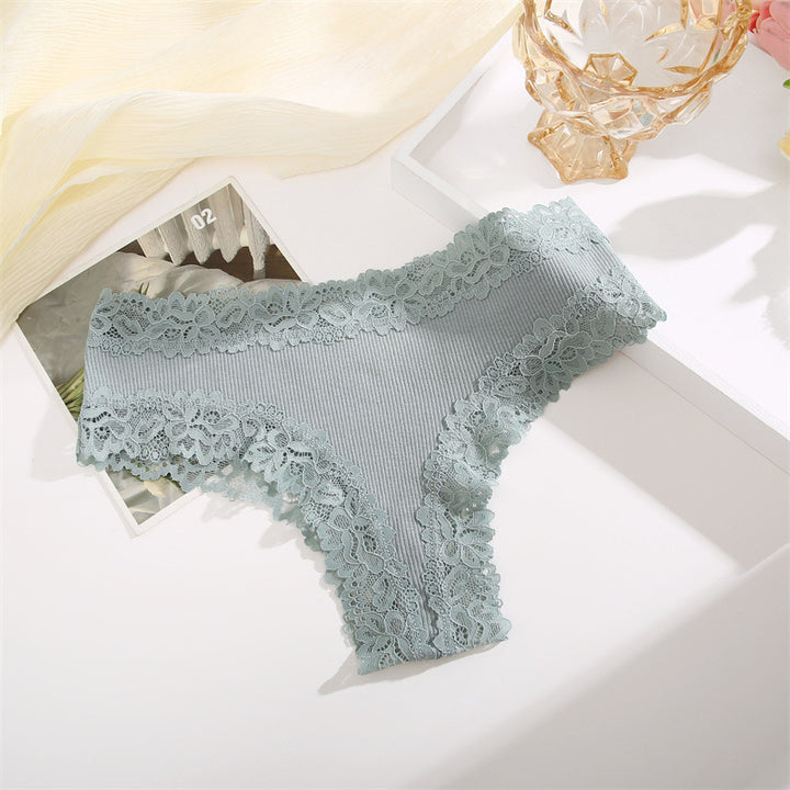 Low-rise floral lace panties with a cotton gusset.