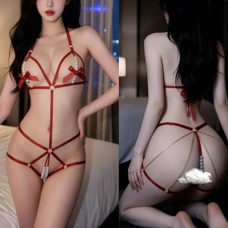 Lingerie set with metal chain and pearl embellishments